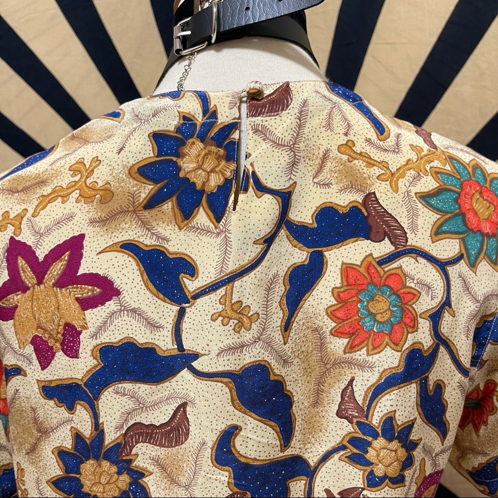 🌈 Amazing Vintage Boho designer top - Picture 6 of 11
